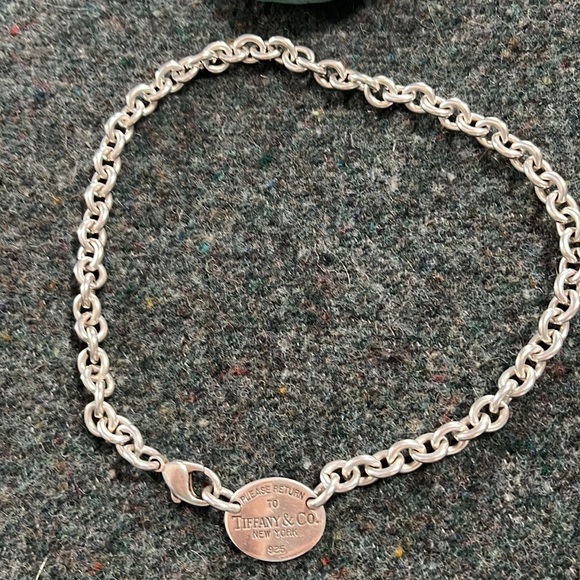Original authentic Y2K Tiffany’s tag oval necklace - Picture 1 of 4